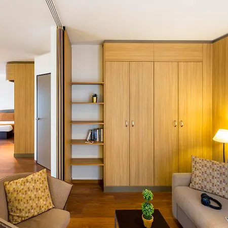 Hotel apartamentowy Adagio Centre 4*
