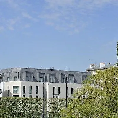 Hotel apartamentowy Adagio Centre 4*